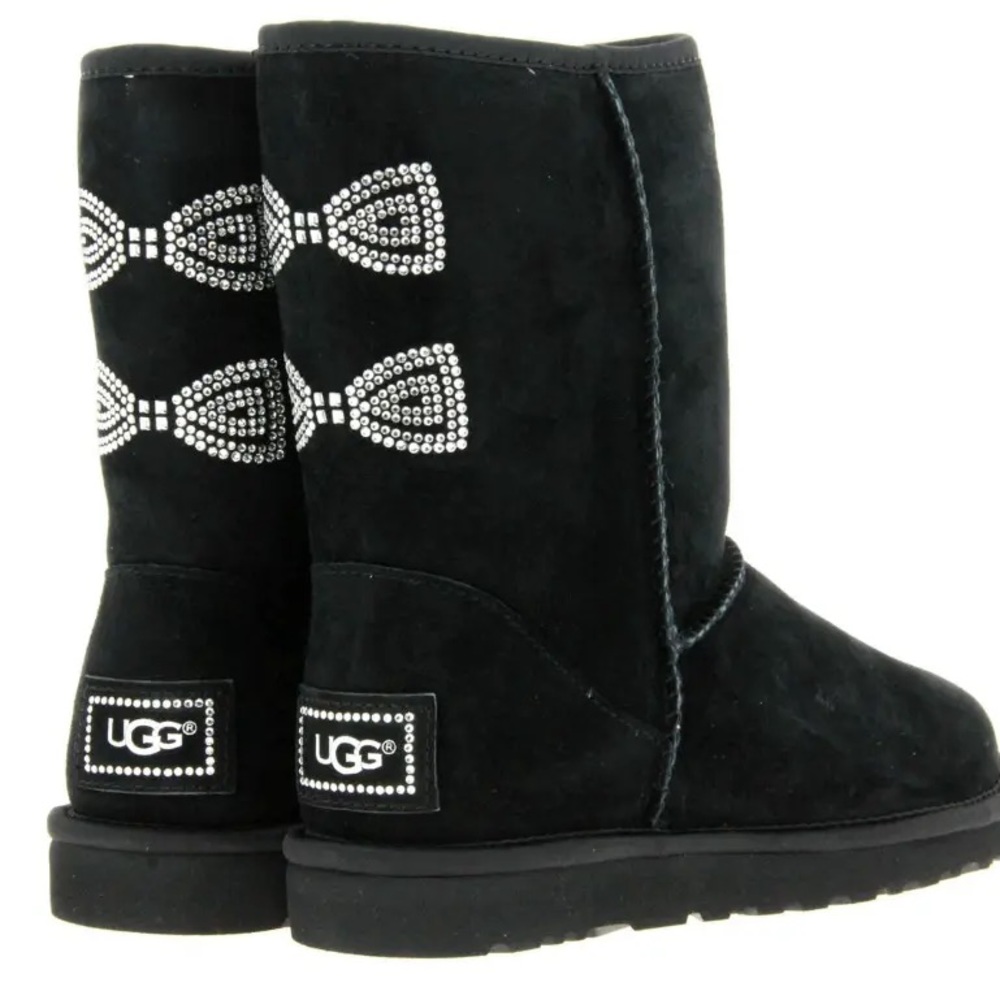 UGG Classic Short SWAROVSKI CRYSTAL Bow